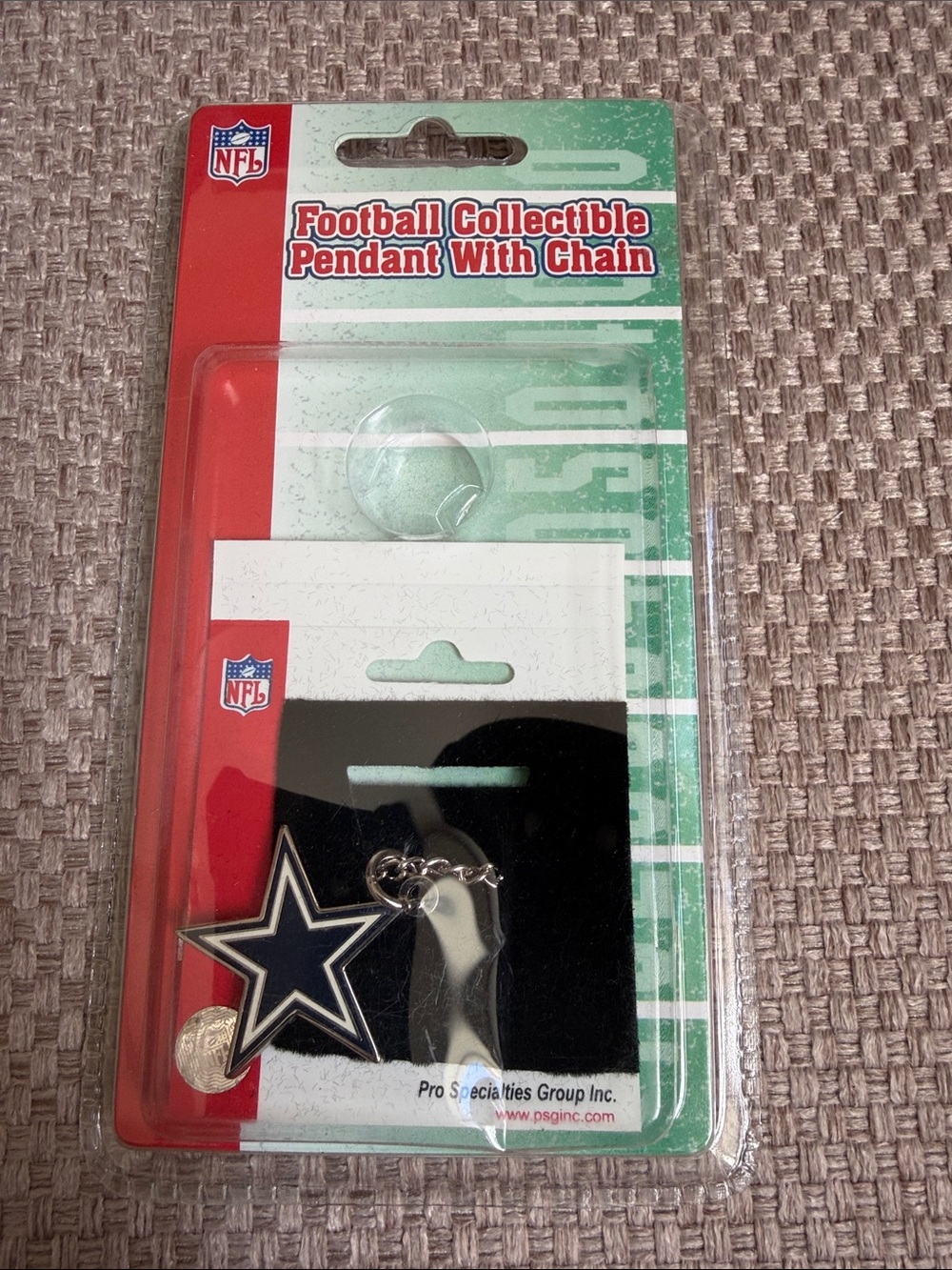 NFL Dallas Cowboys Star Keychain Pendant in Navy and Silver